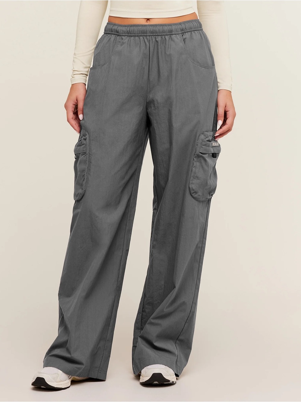 Gymshark Gray Wide-Leg Cargo Pants • CHARCOAL